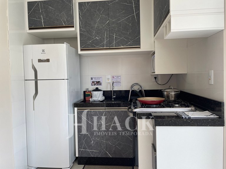 202 | Apt. 287 • Budget-Friendly with Balcony, 5-Min Walk to