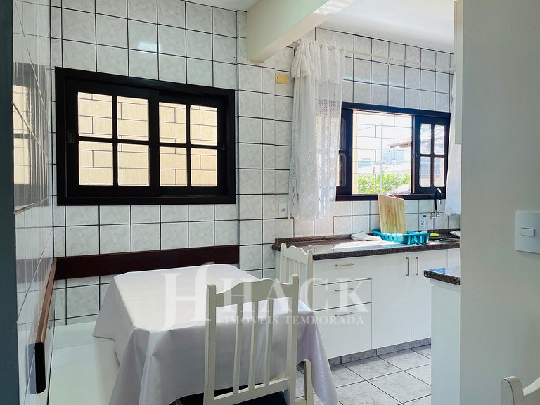 07 | Res. 305 • Spacious for 12 Guests – 5-Min Walk to the B