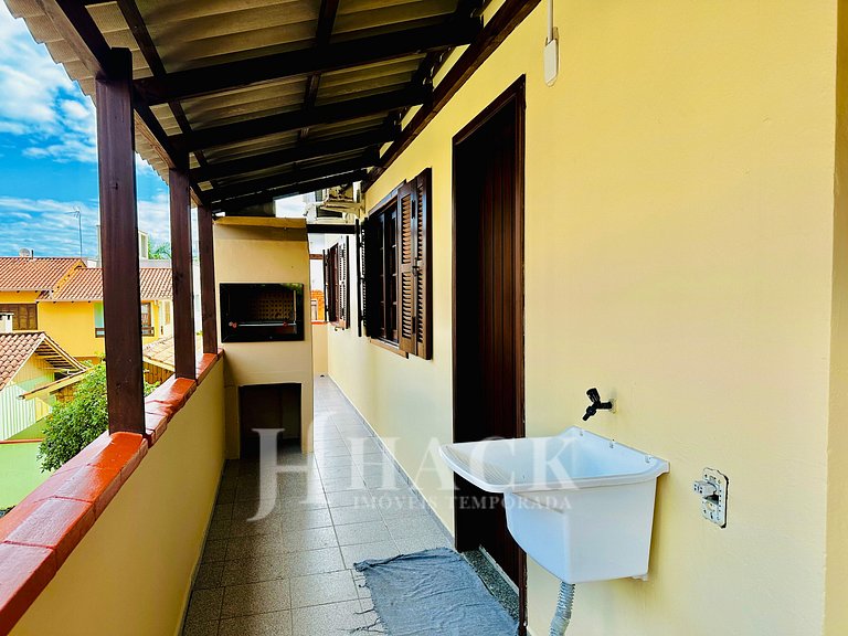 07 | Res. 305 • Spacious for 12 Guests – 5-Min Walk to the B