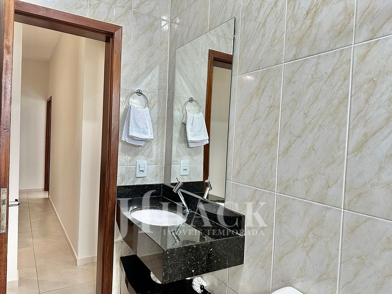201 | Leão Res. 355 • Budget Apartment, Ideal & Convenient L