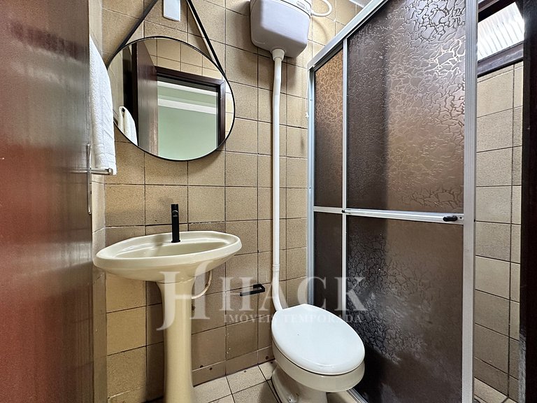 02 | Res. 305 • Cozy Apartment for Couple – 5min from the Be