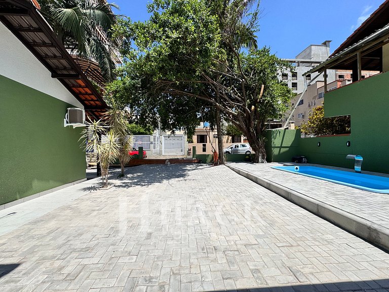 Casa com Piscina de 5 quartos na praia de Bombas