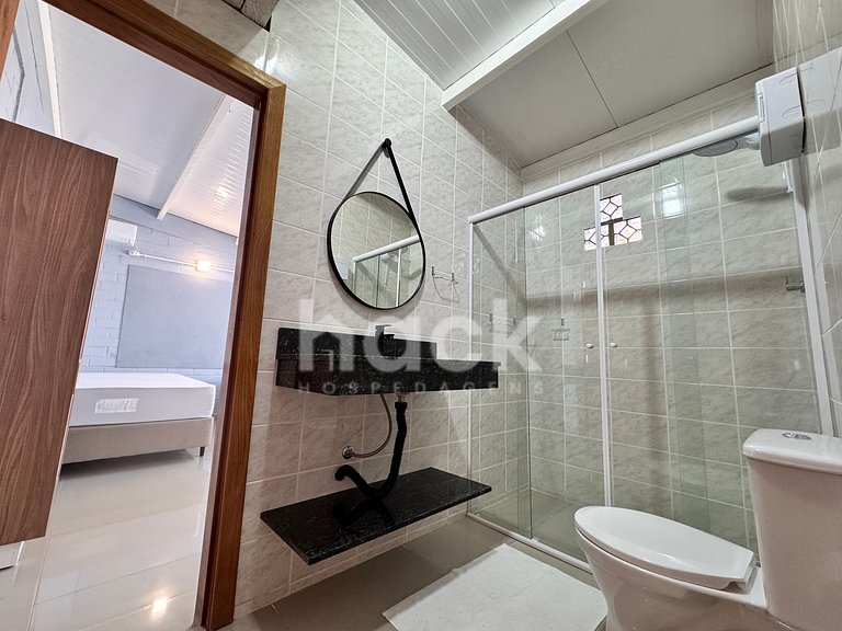 House 421 • Pool • 5 Bedrooms - 5min from Bombas Beach
