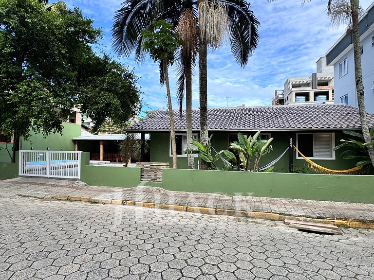 Casa com Piscina de 5 quartos na praia de Bombas