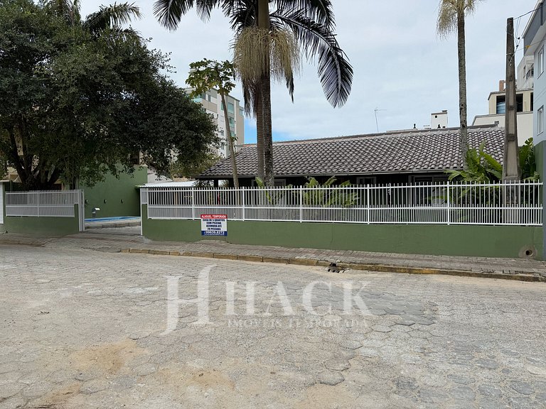 Casa com Piscina | 421 • 5 quartos - 5min da Praia de Bombas