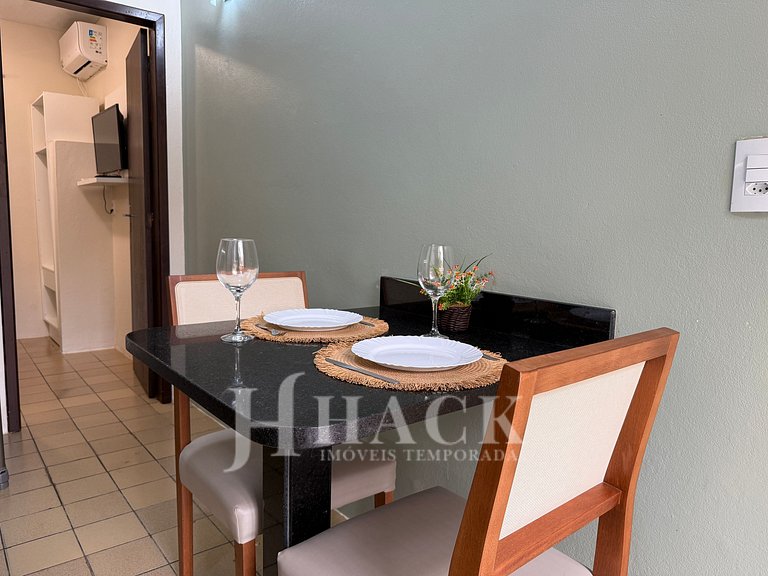 03 | Res. 305 • Cozy Apartment for Couple – 5min from the Be