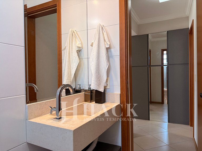 Apt 306 – 280 m from the sea, with a view of Bombas Hill