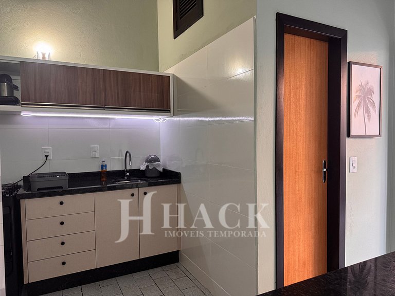 02 | Res. 305 • Cozy Apartment for Couple – 5min from the Be