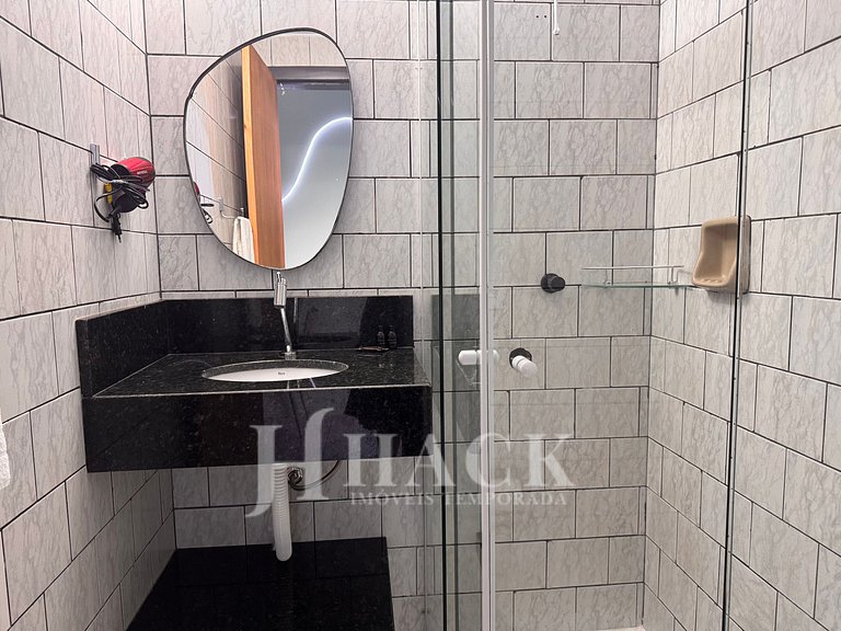 02 | Res. 305 • Cozy Apartment for Couple – 5min from the Be