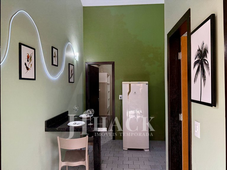 02 | Res. 305 • Cozy Apartment for Couple – 5min from the Be