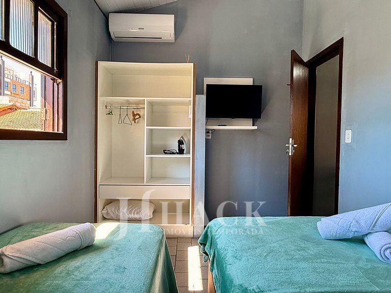 02 | Res. 305 • Cozy Apartment for Couple – 5min from the Be