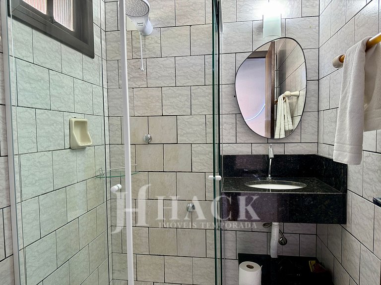 02 | Res. 305 • Cozy Apartment for Couple – 5min from the Be