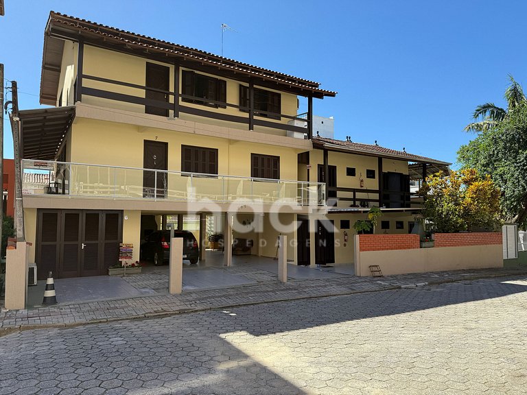 08 | Res. 305 • Cozy Apartment for Couple – 5min from the Be