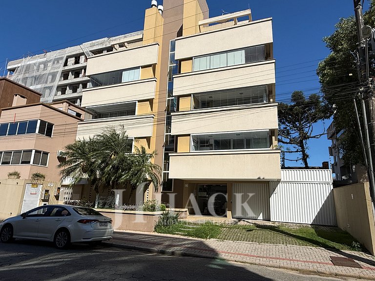 Depto 302 · Amplio, luminoso y con parrilla en el balcón