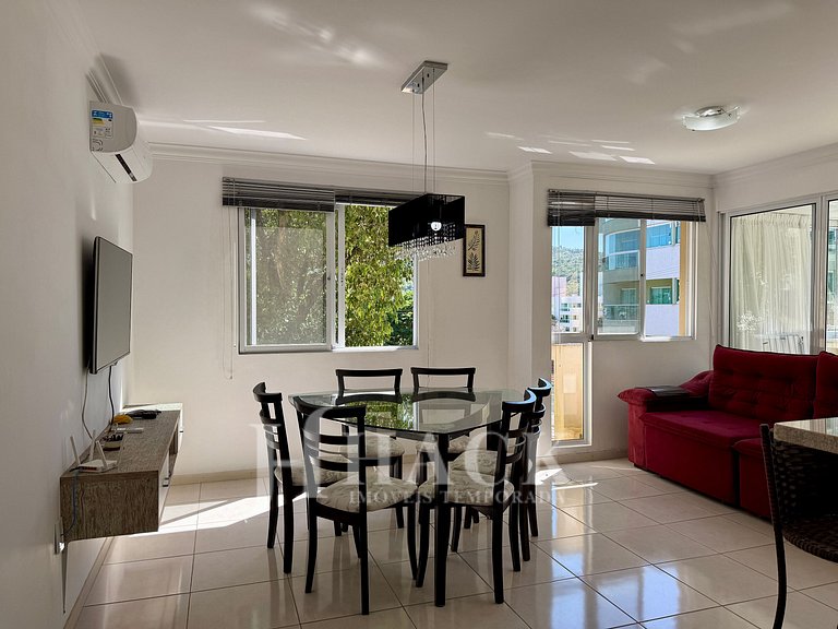 Apto 302. Amplo iluminado churrasqueira na sacada