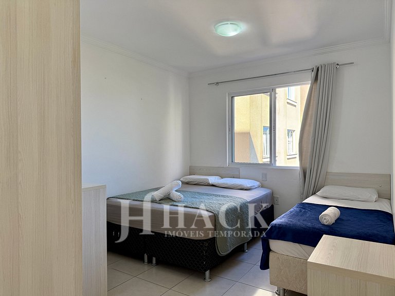 Apto 302. Amplo iluminado churrasqueira na sacada