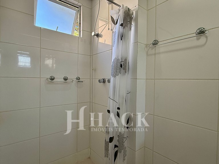 Apto 302. Amplo iluminado churrasqueira na sacada