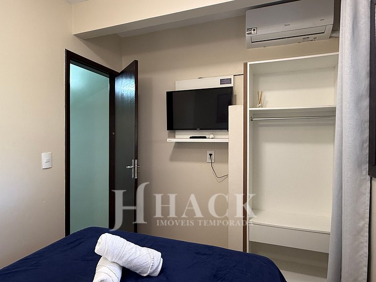 02 | Res. 305 • Cozy Apartment for Couple – 5min from the Be