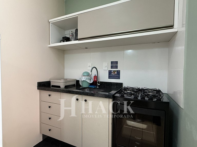 02 | Res. 305 • Cozy Apartment for Couple – 5min from the Be