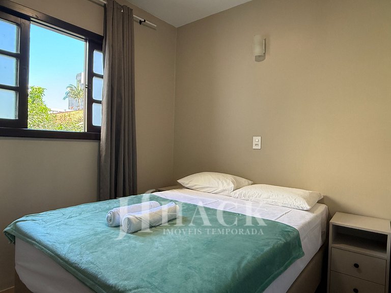 02 | Res. 305 • Cozy Apartment for Couple – 5min from the Be