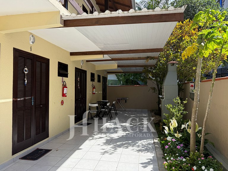 02 | Res. 305 • Cozy Apartment for Couple – 5min from the Be