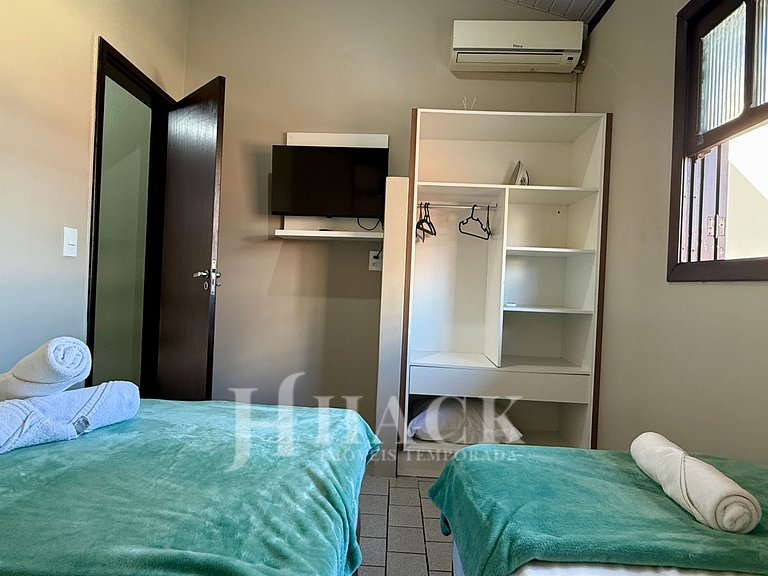 02 | Res. 305 • Cozy Apartment for Couple – 5min from the Be