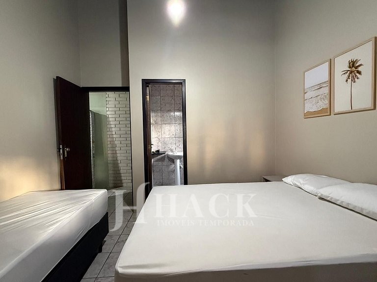 02 | Res. 305 • Cozy Apartment for Couple – 5min from the Be