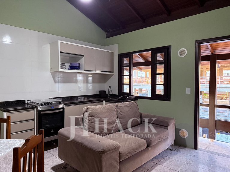 02 | Res. 305 • Cozy Apartment for Couple – 5min from the Be