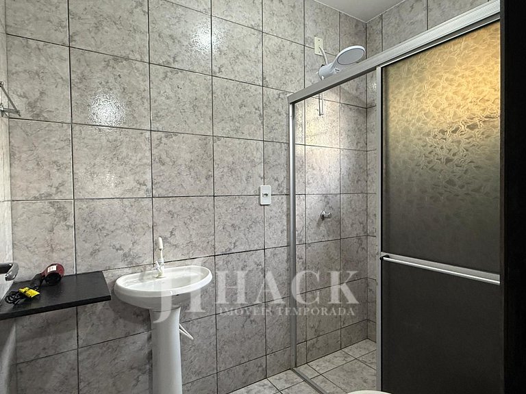 02 | Res. 305 • Cozy Apartment for Couple – 5min from the Be