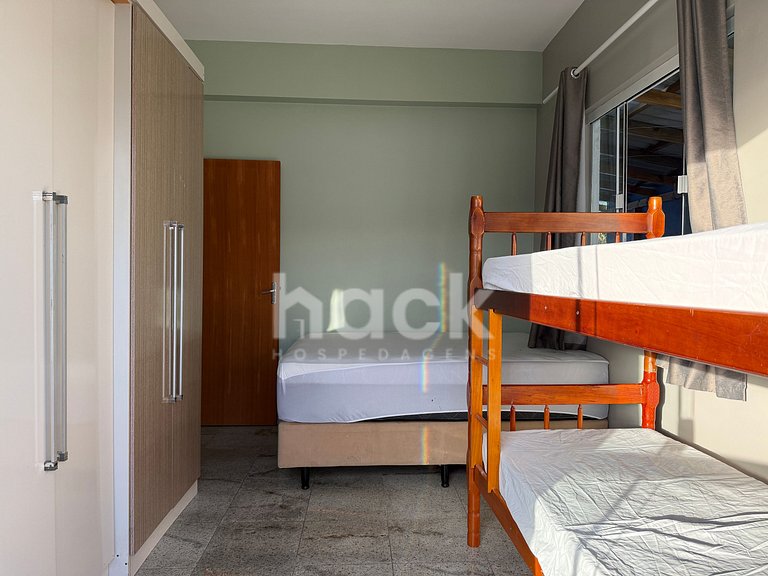 101-Leão • 2 Quartos com Ar • Até 9 Pessoas